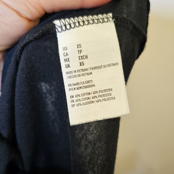 American Eagle Outfitters black and pink short sleeve graphic t-shirt size XS US - Picture 5 of 5